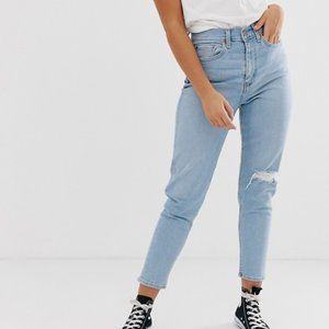 LEVI’S Light Wash Mom Jean